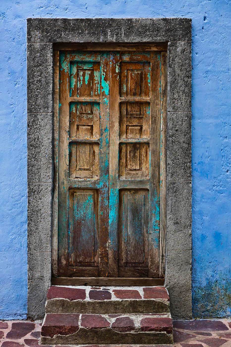 Stone and wood are part of the architecture of SAN MIGUEL DE ALLENDE MEXICO.  - Architecture photography by Eagle Visions Photography