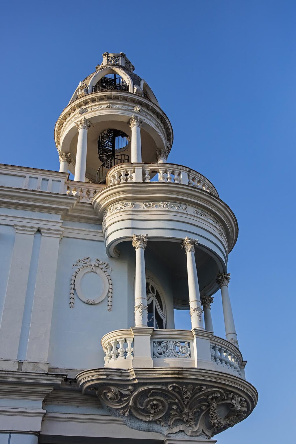 The cupola atop the CASA DE LA CULTURA BENJAMIN DUARTE located on the PARQUE JOSE MARTI - CIENFUEGOS, CUBA