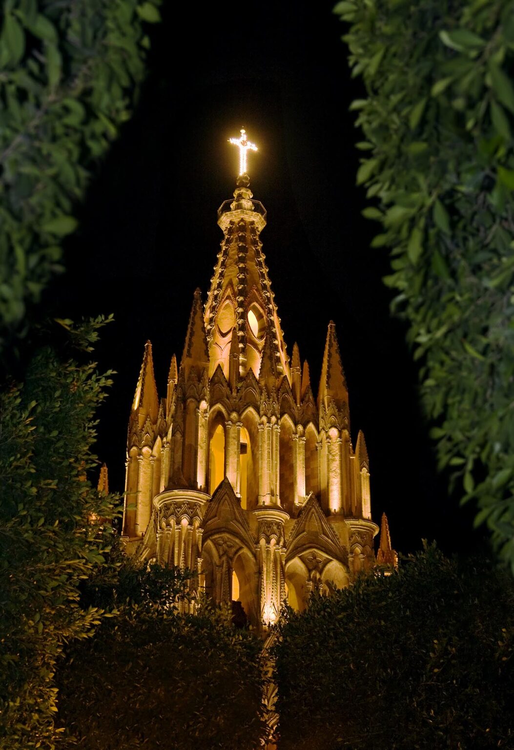 Night shot of the LA PAROQIA DE SAN MIGUEL ARCHANGEL which is the main Catholic Cathedral in SAN MIGUEL DE ALLENDE, MEXICO