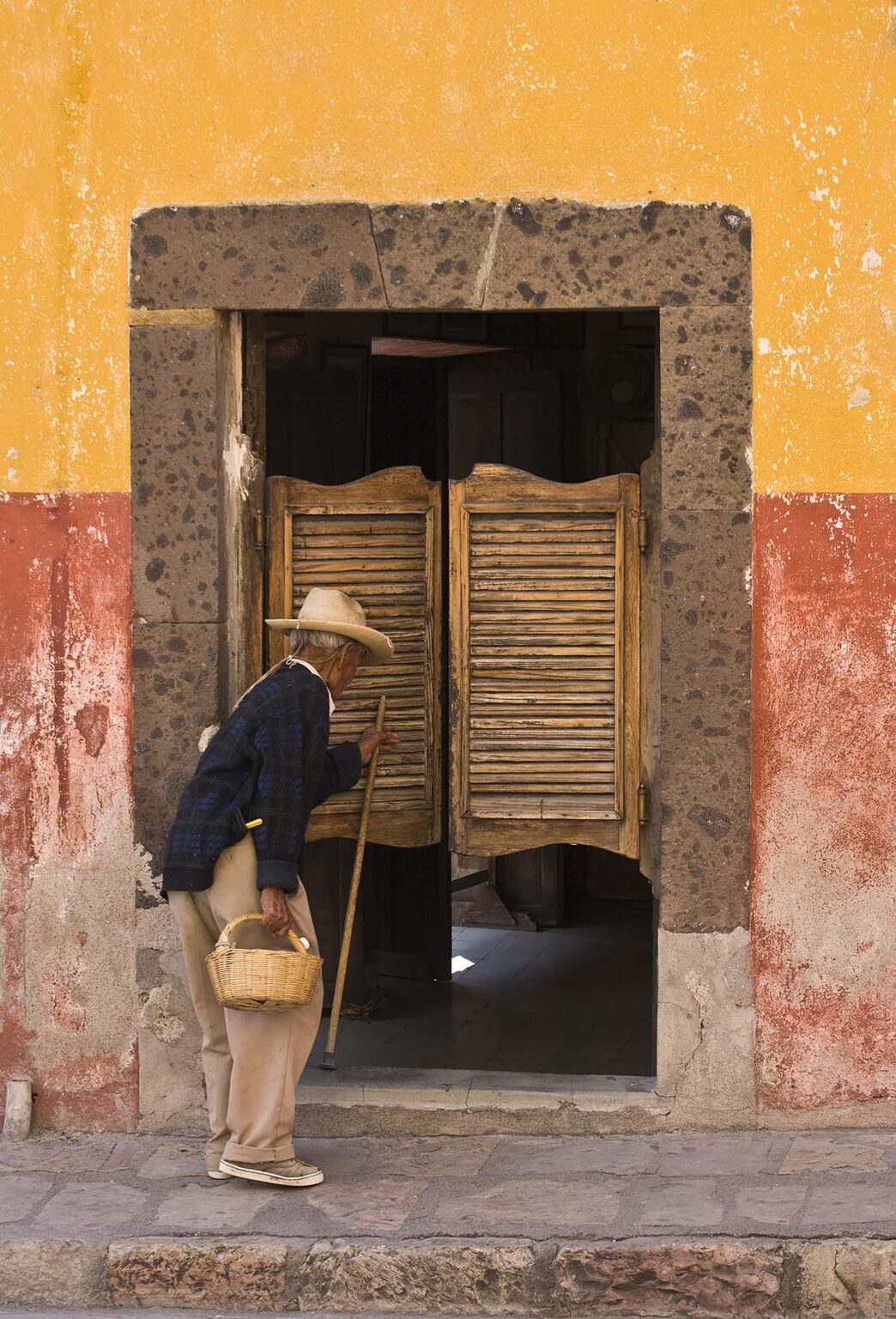 A Mexican farmer enters a SALOON - SAN MIGUEL DE ALLENDE, MEXICO