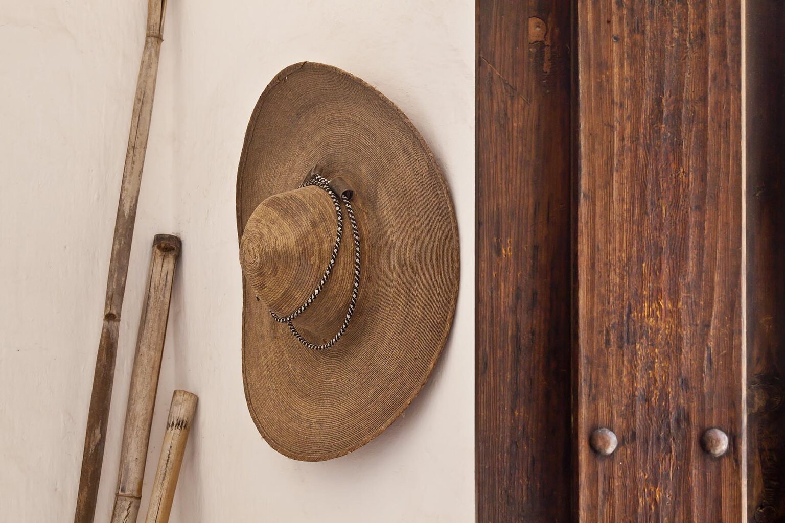 A hat on a wall - MINERAL DE POZOS,  GUANAJUATO, MEXICO