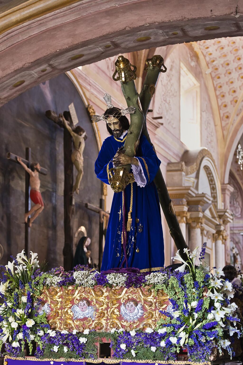 A statue of Jesus carring the cross is brought out for the Good Friday Procession (Santa Entierro) at the ORATORIO CHURCH - SAN MIGUEL DE ALLENDE, MEXICO