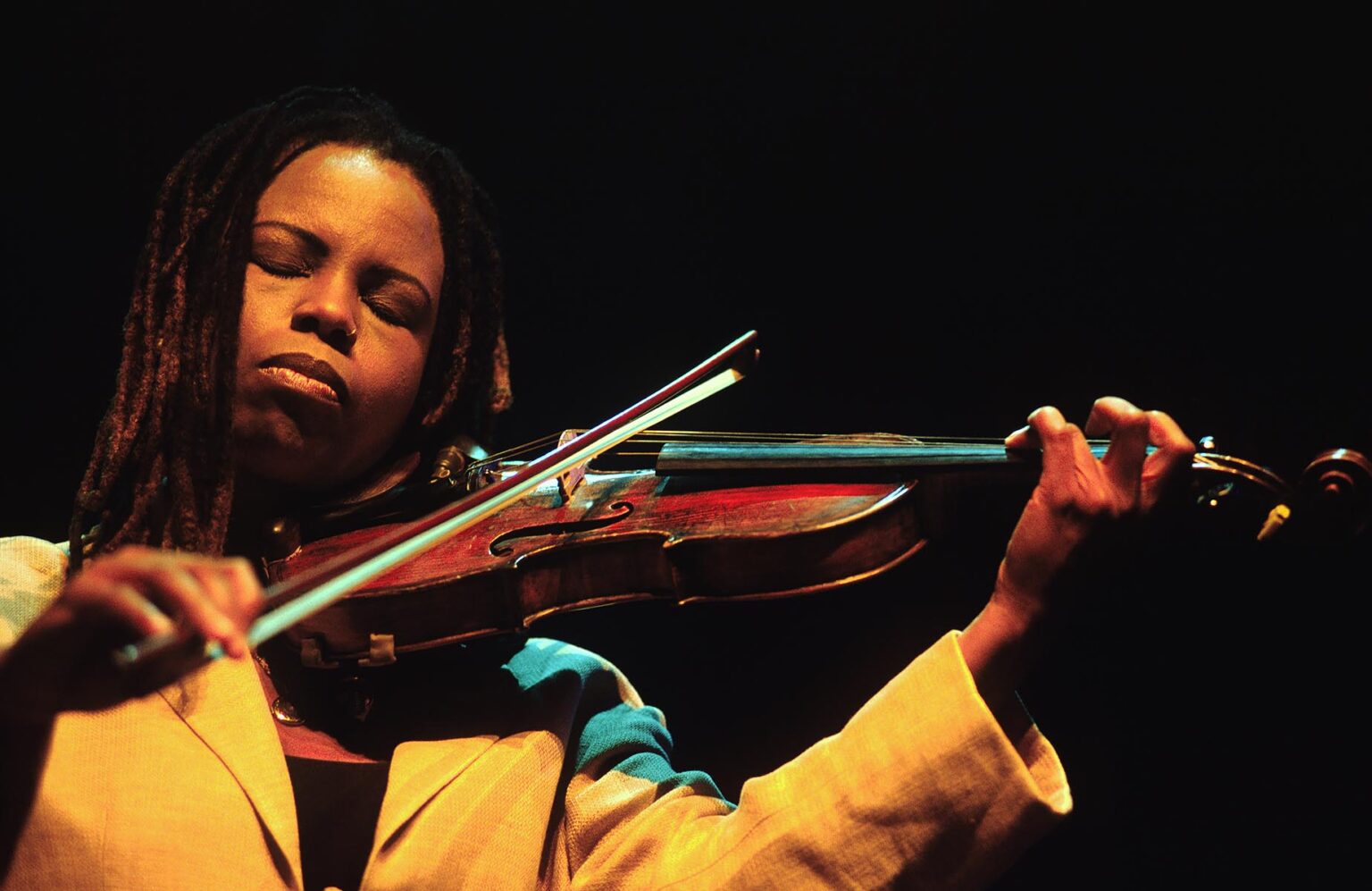 RAGINA CARTER plays the VIOLIN with KENNY BARRON on PIANO at the 2001 MONTEREY JAZZ FESTIVAL - CALIFORNIA