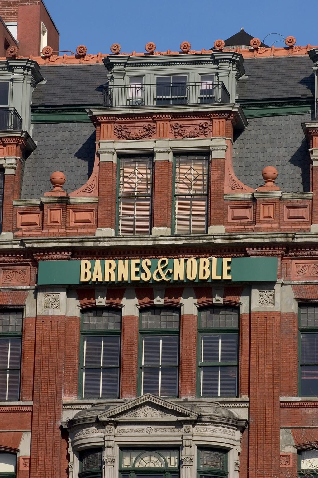 BARNES & NOBLE BOOK STORE in six story RED BRICK BUILDING in MANHATTAN - NEW YORK CITY, NEW YORK, USA