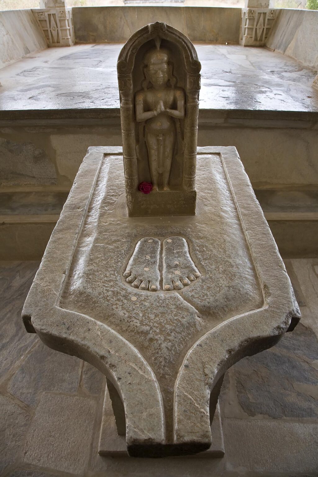 A marble LINGAM AND YONI inside the CHAUMUKHA MANDIR TEMPLE at RANAKPUR in the Pali District of RAJASTHAN near Sadri - INDIA