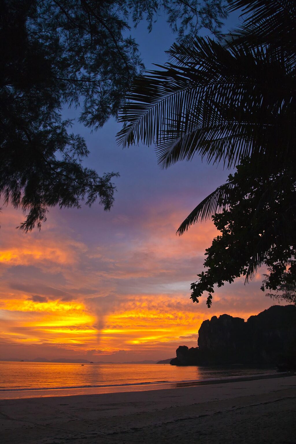 SUNSET at KRABI BEACH - THAILAND
