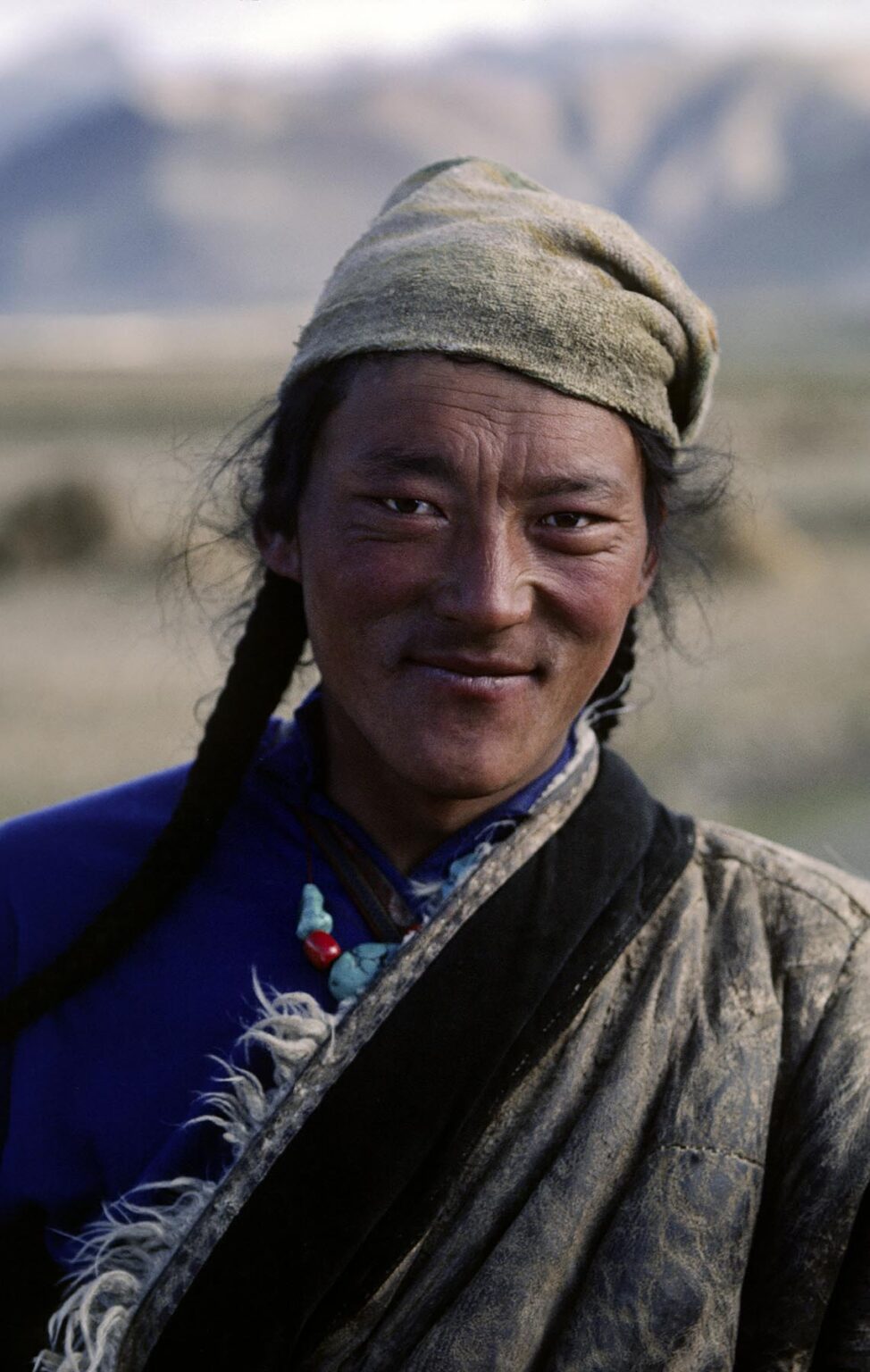 A Drokpa (Tibetan yak herder) on the Quinghai route near Lake Nam Tso - Tibet.
