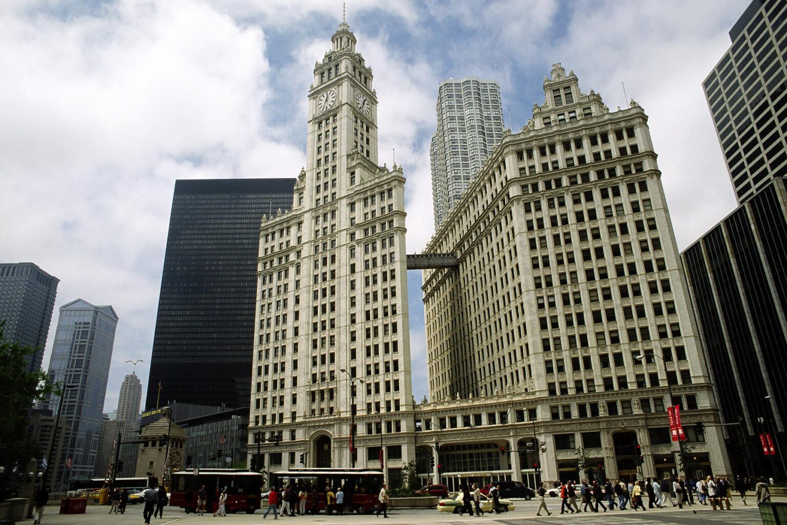 The WRIGLEY BUILDING with its unique upper and lower connecting walkways - CHICAGO, ILLINOIS