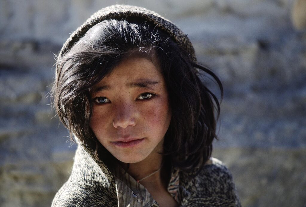 Young LADAKHI GIRL, LAMAYURU - LADAKH, INDIA