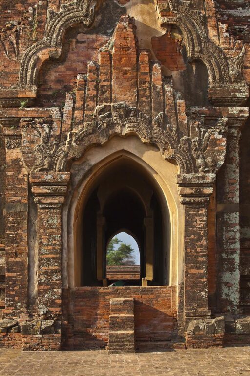 Sculpted doorway of the 12th century DHAMMAYANGYI PAHTO or TEMPLE the largest in BAGAN probably built by Narathu - MYANMAR
